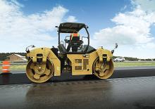 Тандемни вибрационни валяци Caterpillar CB68B