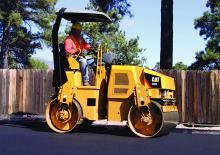 Тандемни вибрационни валяци Caterpillar CC24
