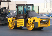 Тандемни вибрационни валяци Volvo DD95