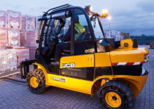 Телескопични манипулатори на материали JCB TLT30