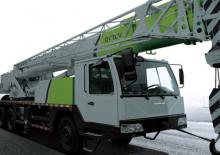 Телескопични кранове, монтирани на камион Zoomlion ZTC300V532