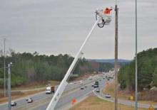 Телескопични вишки, монтирани на камион Altec ALB37PE