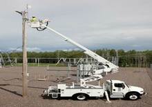 Телескопични вишки, монтирани на камион Altec ALB50P
