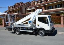 Телескопични вишки, монтирани на камион Multitel MT 162 EX