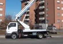Телескопични вишки, монтирани на камион Colombo Giuseppe TLC 422 L