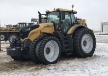 Трактори 4WD (задвиждане на четирите колела) Challenger 1038