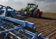 Трактори 4WD (задвиждане на четирите колела) Fendt 1042 Vario PowerPlus
