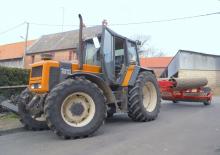 Трактори 4WD (задвиждане на четирите колела) Renault 133-54 (14) TZ A