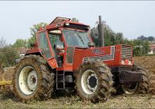 Трактори 4WD (задвиждане на четирите колела) Fiatagri 1580