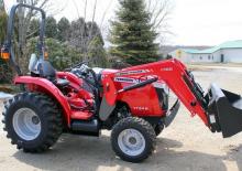 Трактори 4WD (задвиждане на четирите колела) Massey Ferguson 1734E