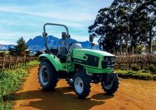 Трактори 4WD (задвиждане на четирите колела) DEUTZ-FAHR 2025W