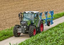 Трактори 4WD (задвиждане на четирите колела) Fendt 211 S Vario