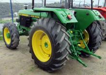 Трактори 4WD (задвиждане на четирите колела) John Deere 2450