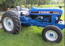 Трактори 4WD (задвиждане на четирите колела) Ford-NH 3930 A