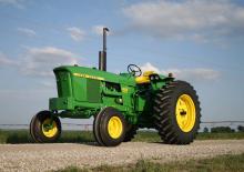 Трактори 4WD (задвиждане на четирите колела) John Deere 4020