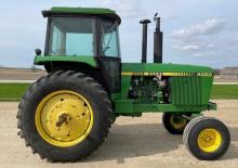 Трактори 4WD (задвиждане на четирите колела) John Deere 4050