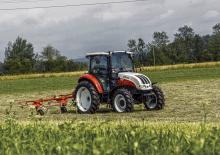 Трактори 4WD (задвиждане на четирите колела) Steyr 4055 Kompakt S Basis  