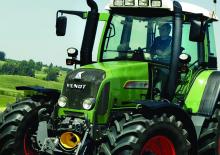 Трактори 4WD (задвиждане на четирите колела) Fendt 415 Vario