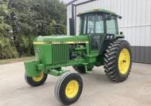 Трактори 4WD (задвиждане на четирите колела) John Deere 4240S