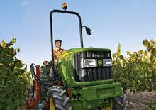 Трактори 4WD (задвиждане на четирите колела) John Deere 5080 GV