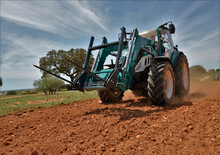 Трактори 4WD (задвиждане на четирите колела) Arbos 5100