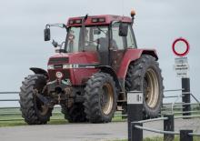 Трактори 4WD (задвиждане на четирите колела) Case IH 5130 S Maxxum Plus