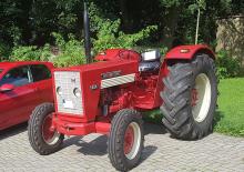 Трактори 4WD (задвиждане на четирите колела) International Harvester 523
