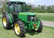 Трактори 4WD (задвиждане на четирите колела) John Deere 5515 F