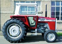 Трактори 4WD (задвиждане на четирите колела) Massey Ferguson 590