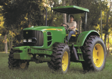 Трактори 4WD (задвиждане на четирите колела) John Deere 6110 E