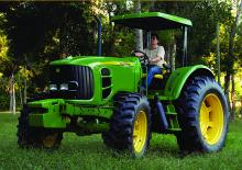Трактори 4WD (задвиждане на четирите колела) John Deere 6125 E