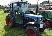 Трактори 4WD (задвиждане на четирите колела) Eicher 666 V