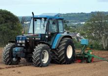 Трактори 4WD (задвиждане на четирите колела) Ford-NH 7740 SLE (Powerstar)