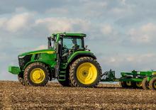 Трактори 4WD (задвиждане на четирите колела) John Deere 7R 230