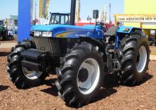 Трактори 4WD (задвиждане на четирите колела) New Holland 8030