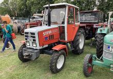 Трактори 4WD (задвиждане на четирите колела) Steyr 8060