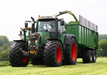 Трактори 4WD (задвиждане на четирите колела) Fendt 820 Vario