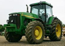 Трактори 4WD (задвиждане на четирите колела) John Deere 8200