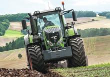 Трактори 4WD (задвиждане на четирите колела) Fendt 822 Vario Profi+