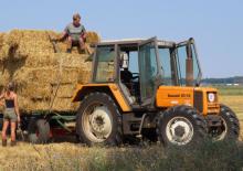 Трактори 4WD (задвиждане на четирите колела) Renault 85-34 MX A