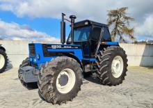 Трактори 4WD (задвиждане на четирите колела) Ford-NH 8830 A Powershift