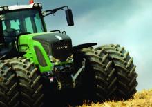 Трактори 4WD (задвиждане на четирите колела) Fendt 933 Vario