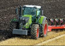 Трактори 4WD (задвиждане на четирите колела) Fendt 933 Vario ProfiPlus