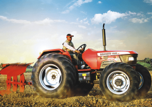 Трактори 4WD (задвиждане на четирите колела) Mahindra 9500