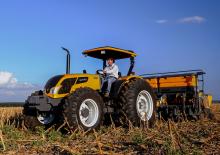 Трактори 4WD (задвиждане на четирите колела) Valtra A850