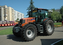 Трактори 4WD (задвиждане на четирите колела) Terrion ATM 4160