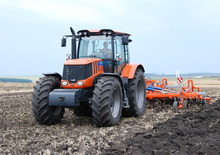 Трактори 4WD (задвиждане на четирите колела) Terrion ATM 5280