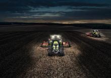 Трактори 4WD (задвиждане на четирите колела) Claas Axion 850 