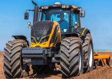 Трактори 4WD (задвиждане на четирите колела) Valtra BH154