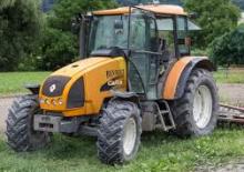 Трактори 4WD (задвиждане на четирите колела) Renault Celtis 426 Profi